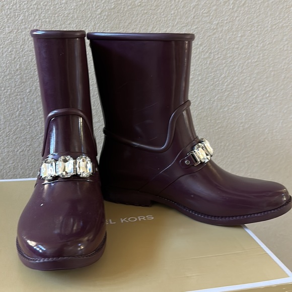 MK Rainboots - Picture 5 of 5